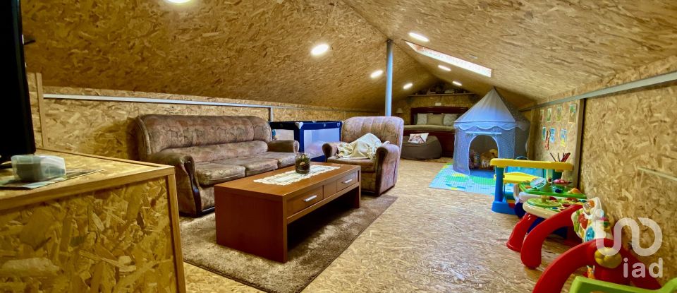 Farm T8 in Santo António da Serra of 960 m²