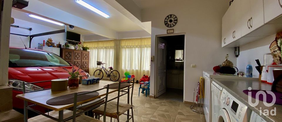 Farm T8 in Santo António da Serra of 960 m²