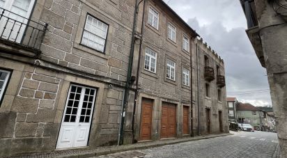 Bâtiment à Vouzela e Paços de Vilharigues de 360 m²