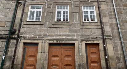 Bâtiment à Vouzela e Paços de Vilharigues de 360 m²