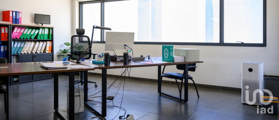 Armazém T0 em Nogueira do Cravo e Pindelo de 2 268 m²