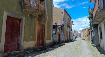 Maison de village T6 à Azinhoso de 320 m²