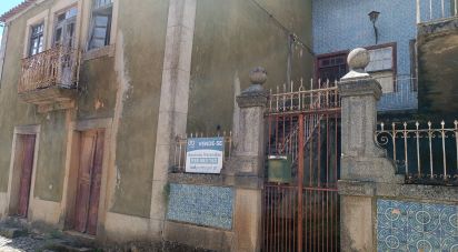 Maison de village T6 à Azinhoso de 320 m²