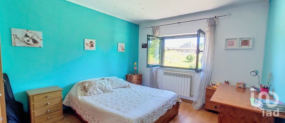 House T4 in Ervedal e Vila Franca da Beira of 374 m²