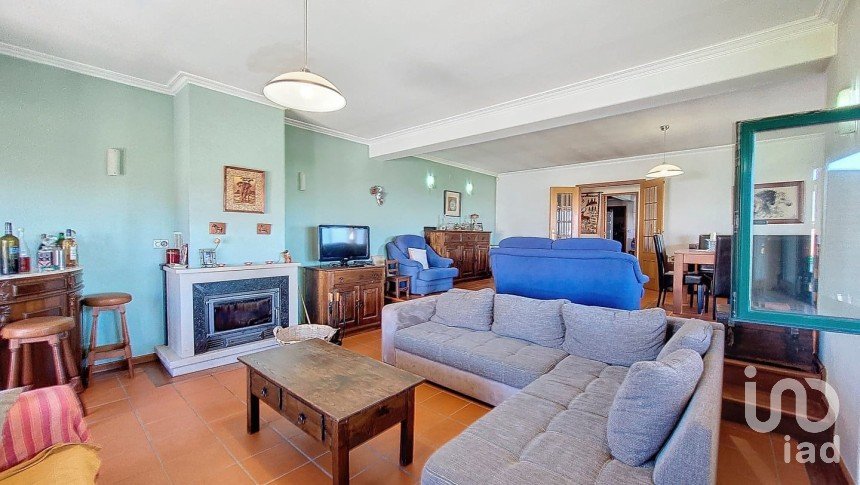 House T4 in Ervedal e Vila Franca da Beira of 374 m²