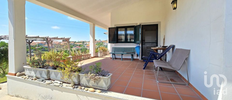 House T4 in Ervedal e Vila Franca da Beira of 374 m²