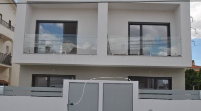 Maison T3 à Fernão Ferro de 133 m²