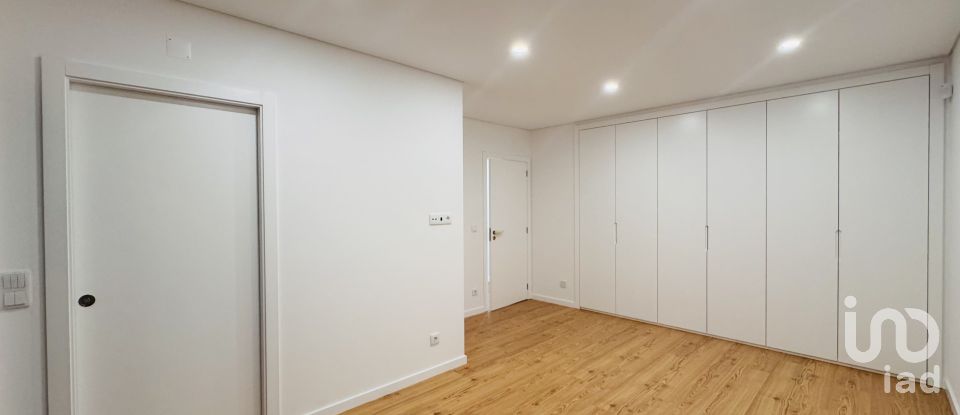 Moradia T3 em Fernão Ferro de 158 m²