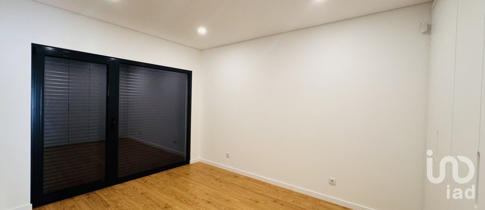 Moradia T3 em Fernão Ferro de 158 m²