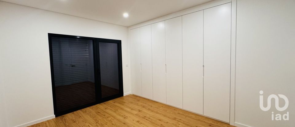 Moradia T3 em Fernão Ferro de 158 m²