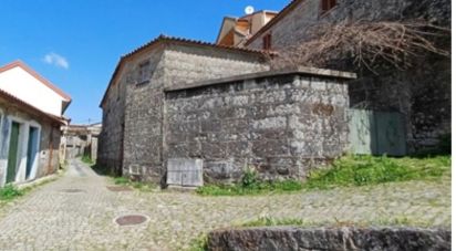 Maison T0 à Lindoso de 86 m²