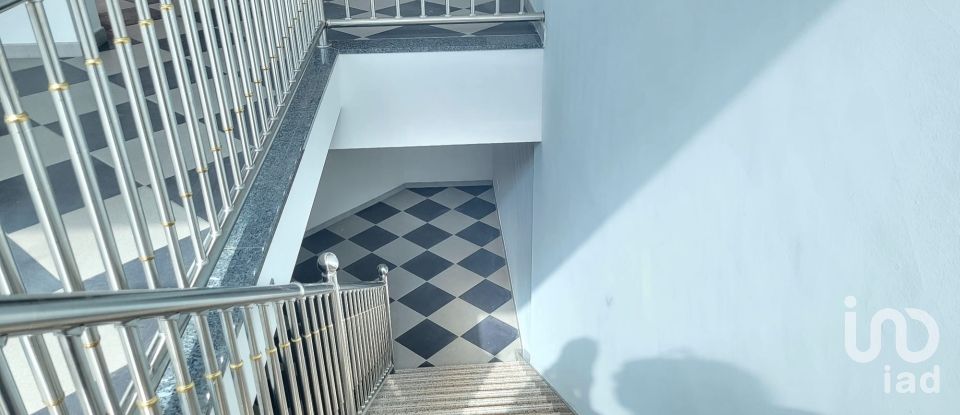 Shop / premises commercial in Porto de Mós - São João Baptista e São Pedro of 261 m²