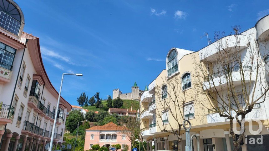 Boutique/Local commercial à Porto de Mós - São João Baptista e São Pedro de 261 m²