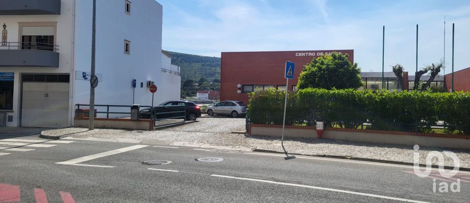 Boutique/Local commercial à Porto de Mós - São João Baptista e São Pedro de 261 m²