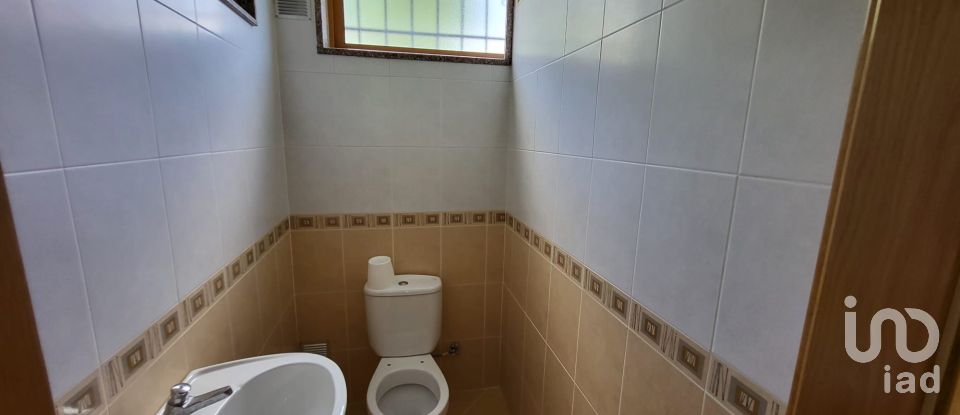 Boutique/Local commercial à Porto de Mós - São João Baptista e São Pedro de 261 m²