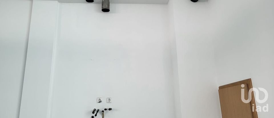 Boutique/Local commercial à Porto de Mós - São João Baptista e São Pedro de 261 m²