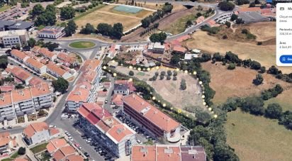 Terrain à bâtir à Loures de 4 560 m²