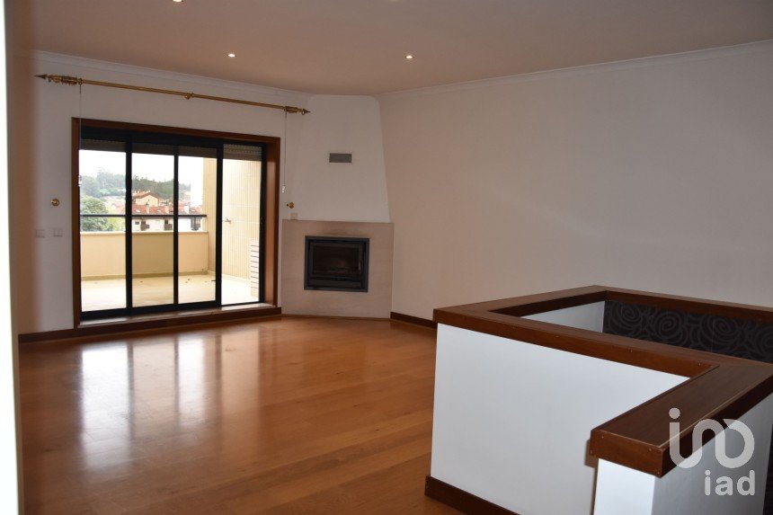 Appartement T5 à Santo António dos Olivais de 306 m²