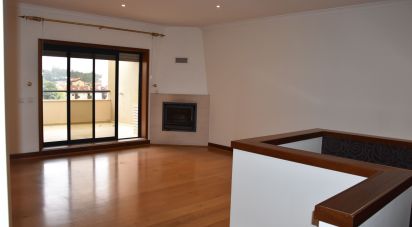 Appartement T5 à Santo António dos Olivais de 306 m²