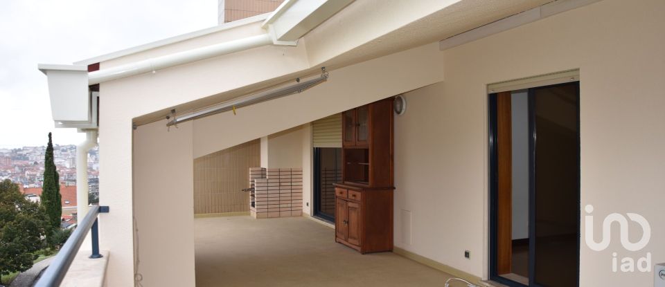 Appartement T5 à Santo António dos Olivais de 306 m²