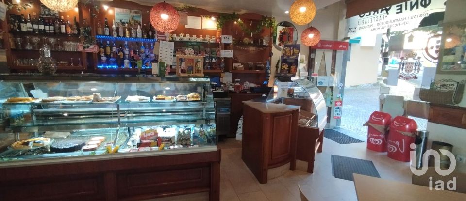 Boutique/Local commercial à Santarém (Marvila), Santa Iria Da Ribeira De Santarém, Santarém (São Salvador) E Santarém (São Nicolau) de 165 m²