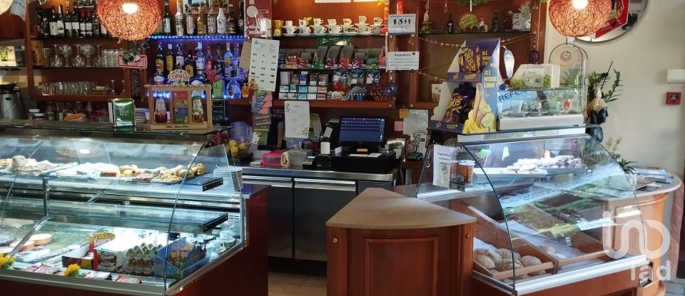 Boutique/Local commercial à Santarém (Marvila), Santa Iria Da Ribeira De Santarém, Santarém (São Salvador) E Santarém (São Nicolau) de 165 m²