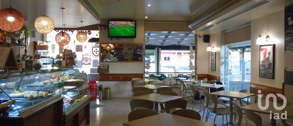 Boutique/Local commercial à Santarém (Marvila), Santa Iria Da Ribeira De Santarém, Santarém (São Salvador) E Santarém (São Nicolau) de 165 m²