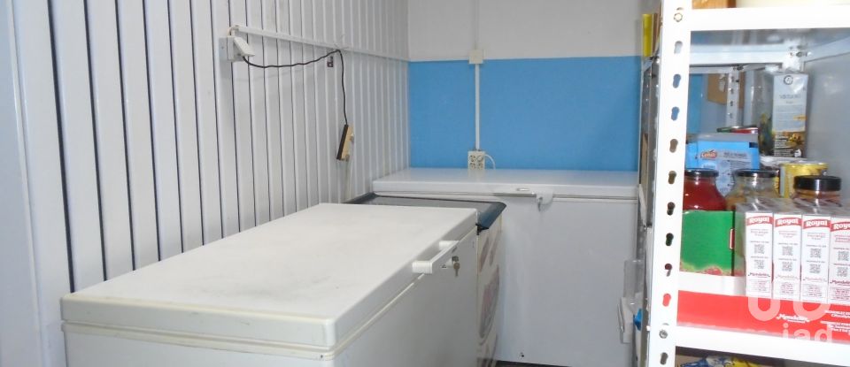 Boutique/Local commercial à Santarém (Marvila), Santa Iria Da Ribeira De Santarém, Santarém (São Salvador) E Santarém (São Nicolau) de 165 m²