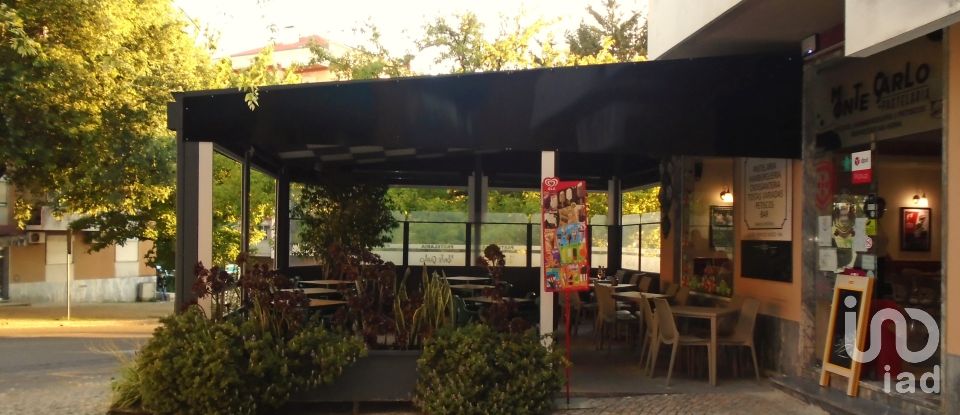 Boutique/Local commercial à Santarém (Marvila), Santa Iria Da Ribeira De Santarém, Santarém (São Salvador) E Santarém (São Nicolau) de 165 m²