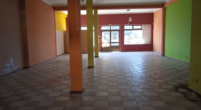 Shop / premises commercial in Nelas of 345 m²