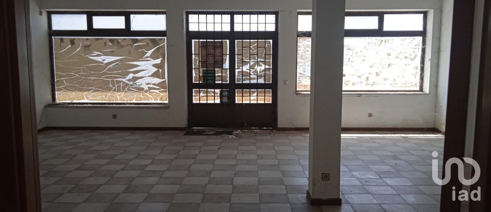 Loja / Estabelecimento Comercial em Nelas de 345 m²