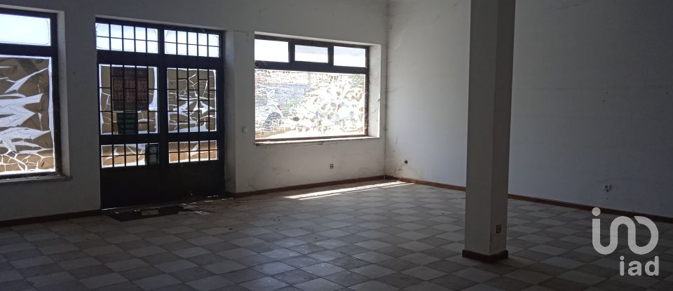 Loja / Estabelecimento Comercial em Nelas de 345 m²