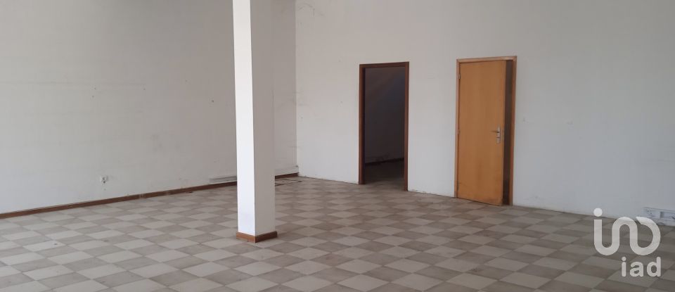 Loja / Estabelecimento Comercial em Nelas de 345 m²