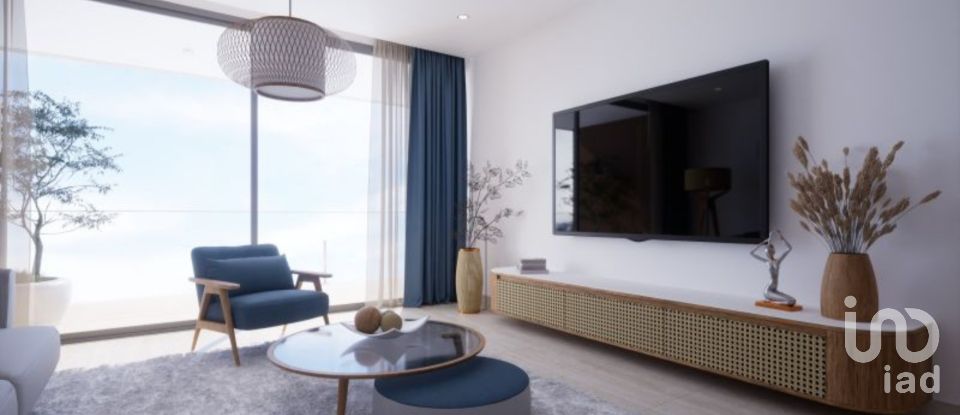 Apartamento T2 em Câmara de Lobos de 181 m²