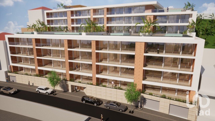 Apartamento T2 em Câmara de Lobos de 181 m²