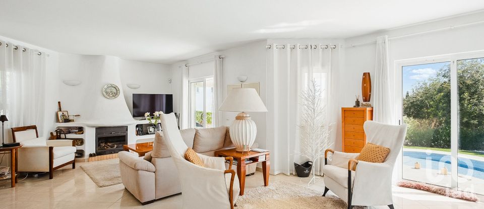 Moradia T3 em Albufeira e Olhos de Água de 235 m²