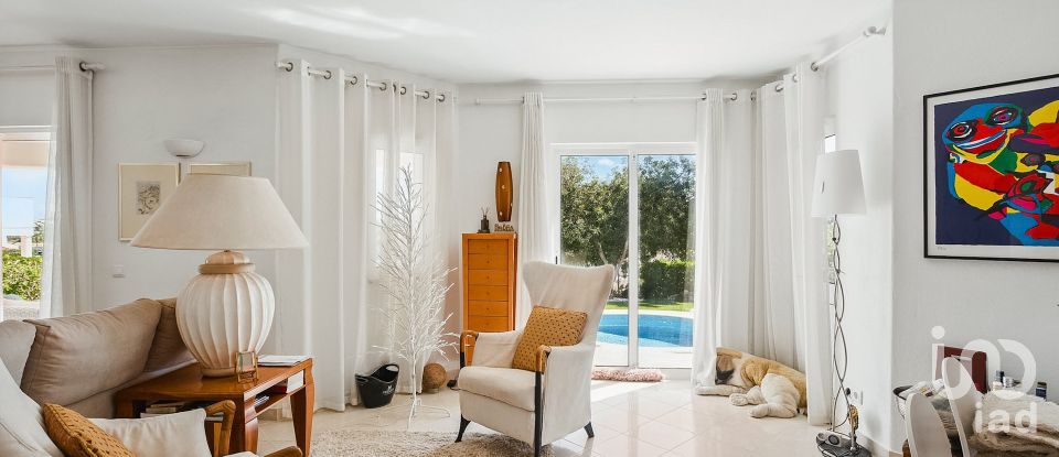 Moradia T3 em Albufeira e Olhos de Água de 235 m²