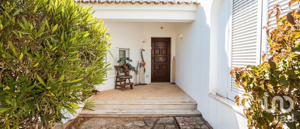 Moradia T3 em Albufeira e Olhos de Água de 235 m²