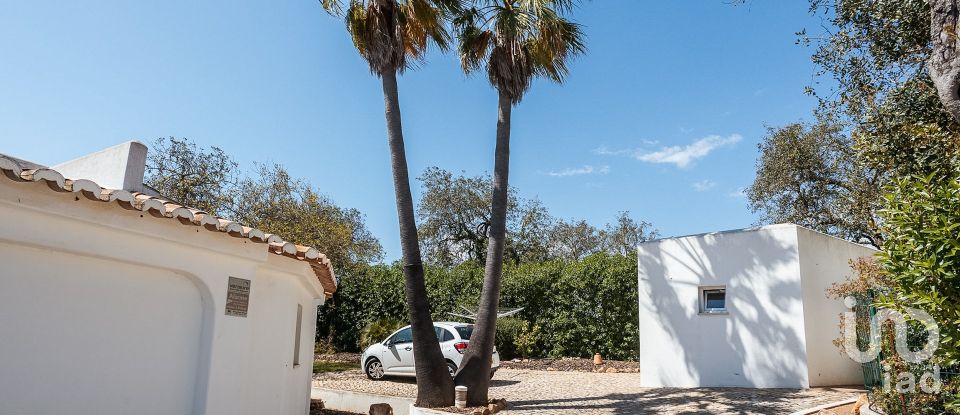 Moradia T3 em Albufeira e Olhos de Água de 235 m²