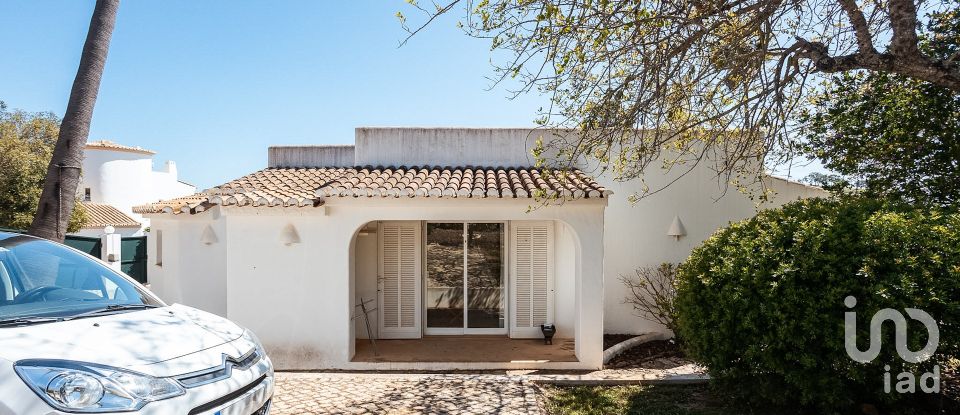 Moradia T3 em Albufeira e Olhos de Água de 235 m²