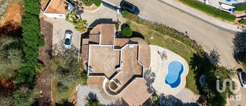 Moradia T3 em Albufeira e Olhos de Água de 235 m²