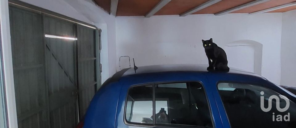 House T2 in Nossa Senhora da Graça dos Degolados of 32 m²