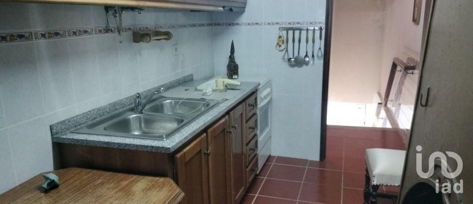 Casa de Campo T4 em Lagoaça e Fornos de 149 m²