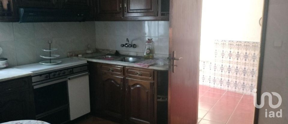 Casa de Campo T4 em Lagoaça e Fornos de 149 m²