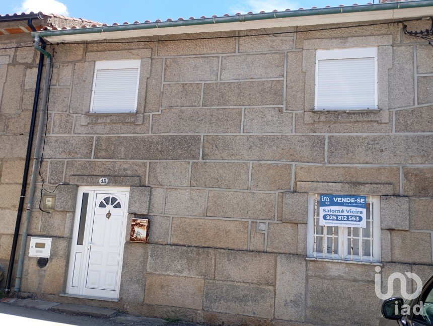 Casa de Campo T4 em Lagoaça e Fornos de 149 m²