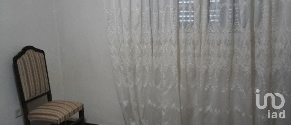 Casa de Campo T4 em Lagoaça e Fornos de 149 m²