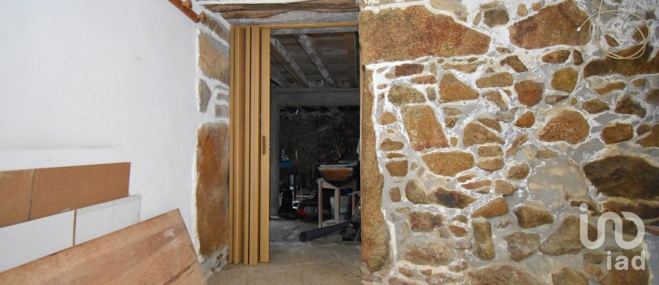 Village house T3 in Vila Nova of 802 m²