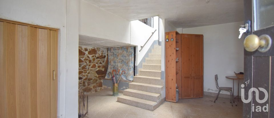 Village house T3 in Vila Nova of 802 m²