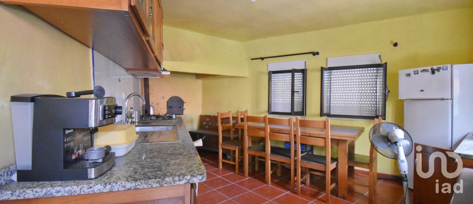 Village house T3 in Vila Nova of 802 m²