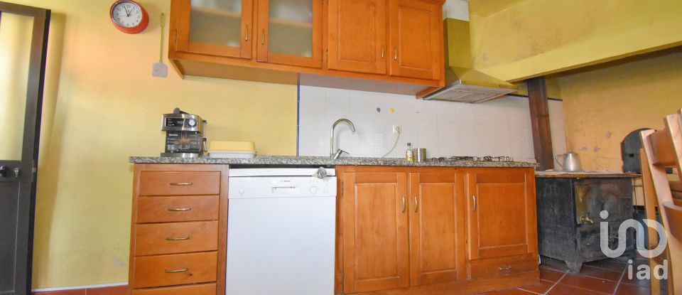 Village house T3 in Vila Nova of 802 m²